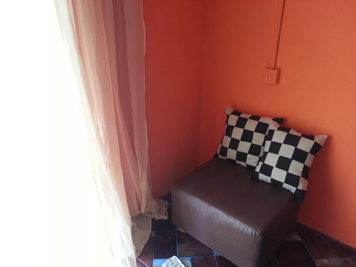 Golden Lilies Hotel Kokrobite Екстериор снимка